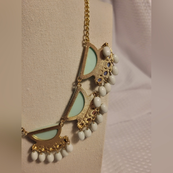 NY Mint Green Collar Necklace Gold-tone White Fringe Chunky Bib - Picture 9 of 10